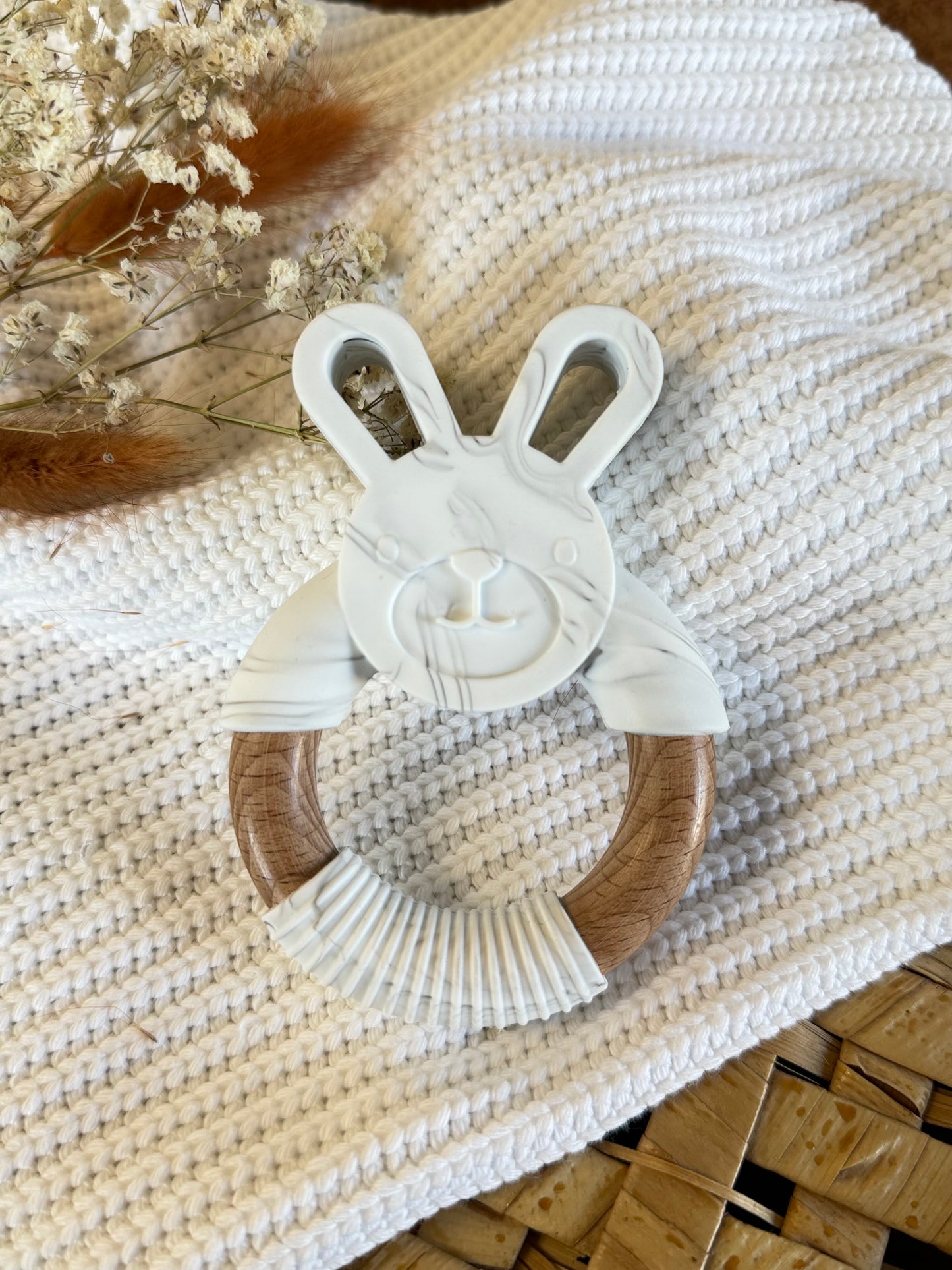 Jouet lapin blanc en silicone et bois