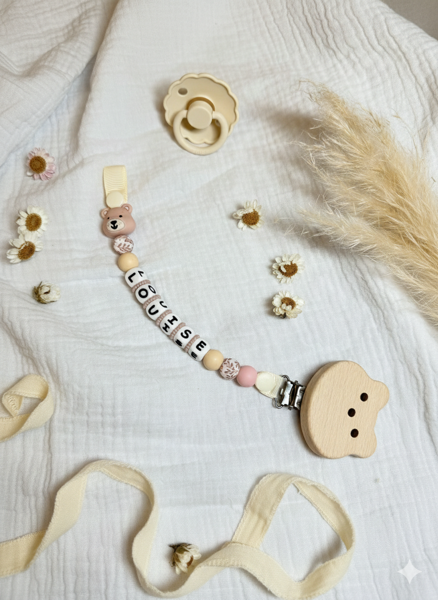 attache tétine modéle petit ours rose fleuri