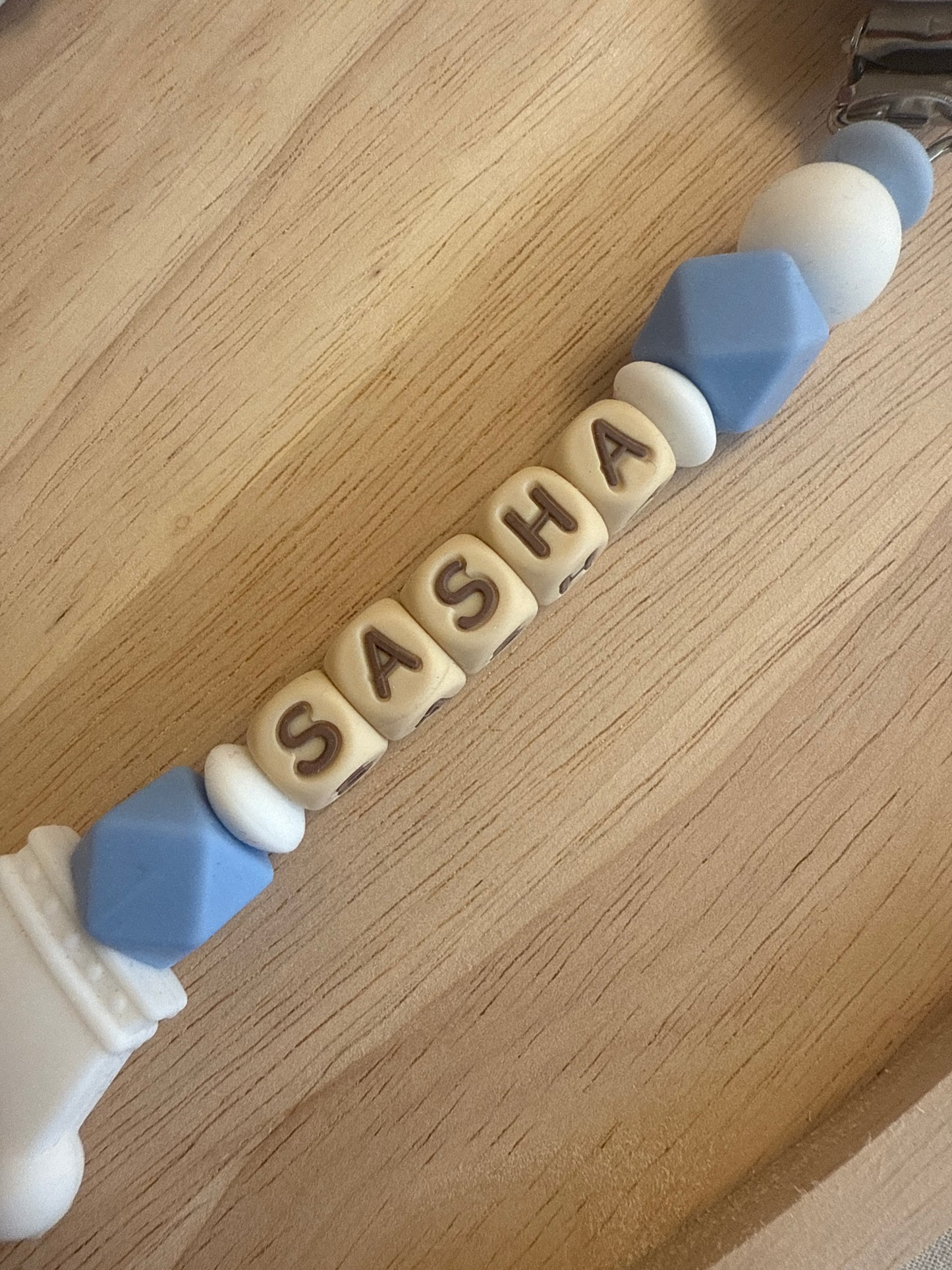 attache tétine ruban sans fantaisie