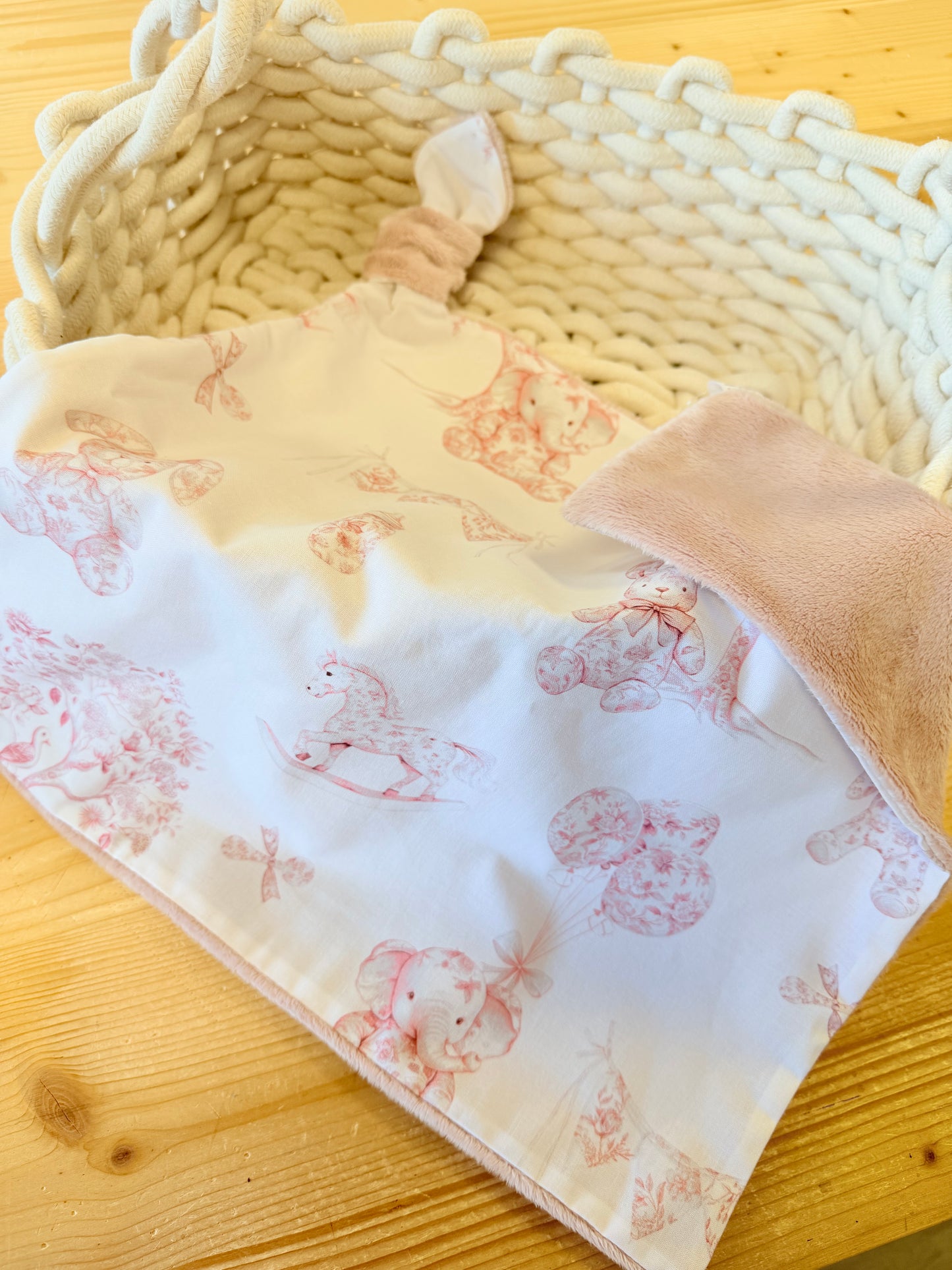 Nanin toile de jouy doudous roses